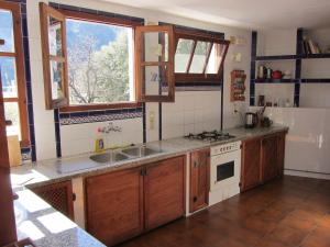 A kitchen or kitchenette at Sierra y Mar