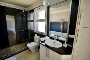 A bathroom at Villa Lovisi