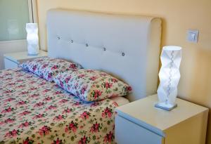 A bed or beds in a room at Villa Lovisi