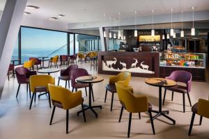 Posezení v ubytování Hotel Pilatus-Kulm + 23 fotografií
