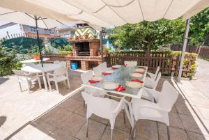 HomeHolidaysRentals Pallars - Costa Barcelona 레스토랑 또는 맛집