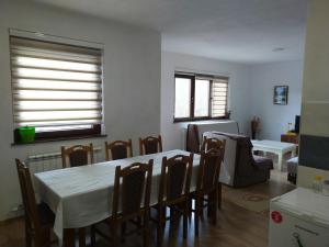 Ресторан / где поесть в Apartman XXL +13 фотографий