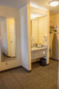 Et badeværelse på Quality Inn Merced Gateway to Yosemite