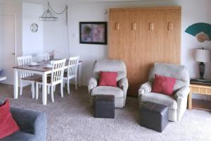 Posezení v ubytování Ocean Terrace Condominiums