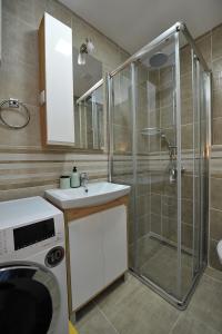 A bathroom at NIDEHO Estate Apartmani