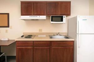 Kuchyň nebo kuchyňský kout v ubytování WoodSpring Suites Waco near University + 5 fotografií