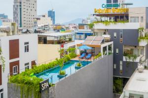 Bazén v ubytování Babylon Garden Da Nang nebo v jeho okolí