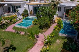 Bazén v ubytování Yao Yai Beach Resort nebo v jeho okolí