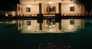 The swimming pool at or close to Masseria Zambardo