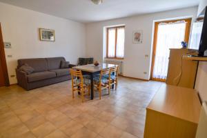 Posedenie v ubytovaní Casa Rosani