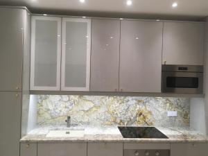 Kuchyňa alebo kuchynka v ubytovaní Villa la Val, Apartamenty Wałbrzych
