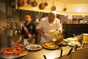 Φαγητό σε αυτό το ξενοδοχείο ή κάπου εκεί κοντά