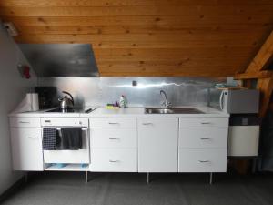 Кухня или кухненски бокс в Studio with More than a View