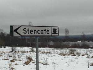 Stuga vid Hedenäsets stencafé v zimě