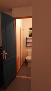 Koupelna v ubytování Pause Appart 40 m2 avec cour privative - Spacieux & Confortable