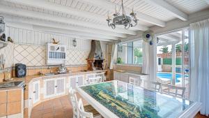 The swimming pool at or close to Villa Maday
