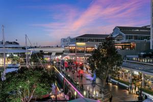 Gallery image of Glamorous Getaway - Heart of the Viaduct 'Quays' in Auckland