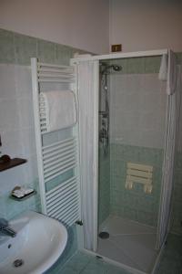 A bathroom at Hotel La Pigna