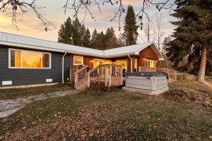 Gallery image of Lakefront Gem with Hot tub and Views in Sandpoint