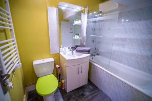 Koupelna v ubytování APPART dans HYPER CENTRE (GARE/WIFI/PARKING)