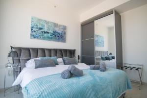 Gorgeous Design 3 BDR Appart - J Tower - Amazing View!客房内的一张或多张床位