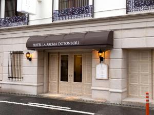 Facaden eller indgangen til Hotel Fine Aroma Dotonbori