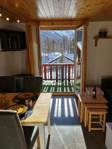 Nespecifikovaný výhled na hory nebo výhled na hory při pohledu z apartmánu