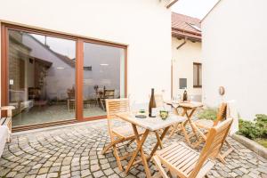 Patio nebo venkovní prostory v ubytování Vinný apartmán Rakovník