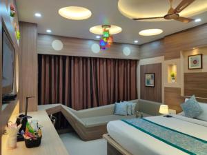 HOTEL CENTRAL SQUARE "A Couple Friendly Hotel"客房内的一张或多张床位