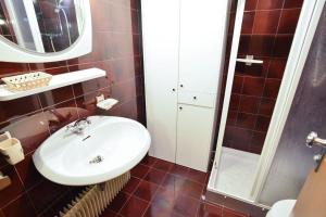 Bilik mandi di Res.Albarè/Solaria Apt.Solandra