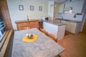 Dapur atau dapur kecil di Res.Albarè/Solaria Apt.Solandra