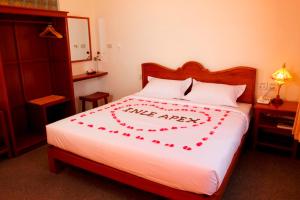 Vuode tai vuoteita majoituspaikassa Inle Apex Hotel