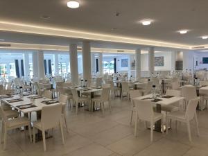 Toscana Charme Resort餐厅或其他用餐的地方