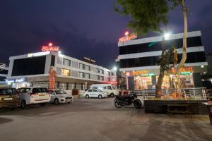 Gallery image of HOTEL CITY POINT in Shirdi