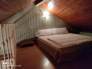Łóżko lub łóżka w pokoju w obiekcie PLAZA DE LA VILLA 24