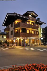 a building on the side of a street at Casa Viola in Valdidentro