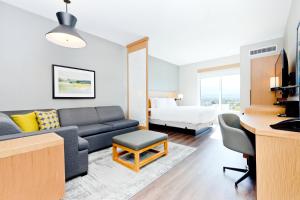 Posezení v ubytování Hyatt Place Kelowna