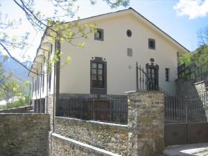 Gallery image of Apartamentos Rurales Casa Baltasar in Monasterio De Hermo