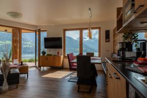 Vue générale sur la montagne ou vue sur la montagne depuis l'appartement