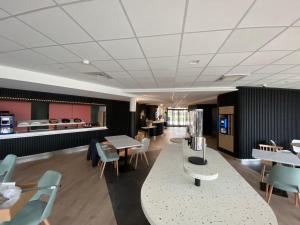 Gallery image of H&ocirc;tel Akena Troyes - La Chapelle St-Luc in Troyes