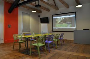 TV a/nebo společenská místnost v ubytování Hotel Kokořín
