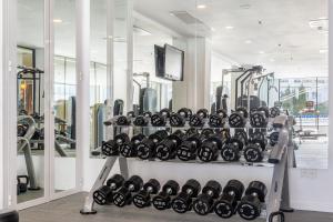 Fitness centrum a/nebo fitness zařízení v ubytování Hotel Samos