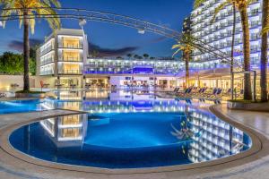 Bazén v ubytování Hotel Samos nebo v jeho okolí