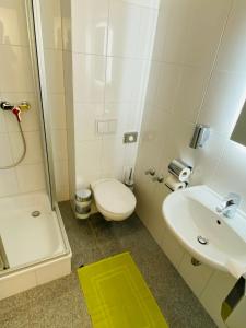 Koupelna v ubytování bestprice Hotel Aachen Hauptbahnhof + 20 fotografií