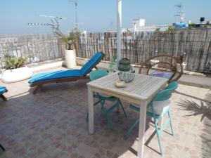 A balcony or terrace at Charming sea-view house in Ostuni with terrace