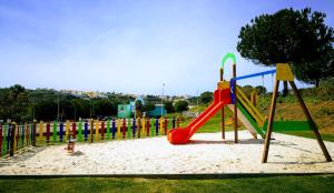 Herní místnost nebo prostor pro děti v ubytování Spacious apartment in Albufeira with pool and terrace