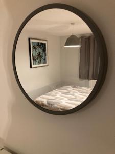 Chapel Court Apartments客房内的一张或多张床位