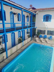 Villa con piscina y casa en Pousada Aluá, en Porto Seguro