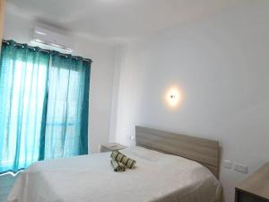 Gallery image of 2 bedrooms appartement with sea view furnished terrace and wifi at Ghajnsielem in Għajnsielem
