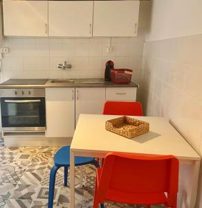 Kuchyň nebo kuchyňský kout v ubytování One bedroom apartement with wifi at Montijo